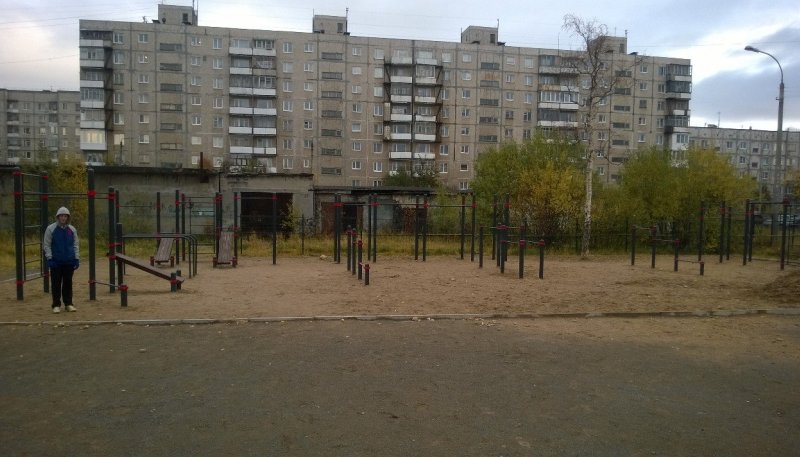 Площадка для воркаута в городе Мурманск №2505 Средняя Хомуты фото