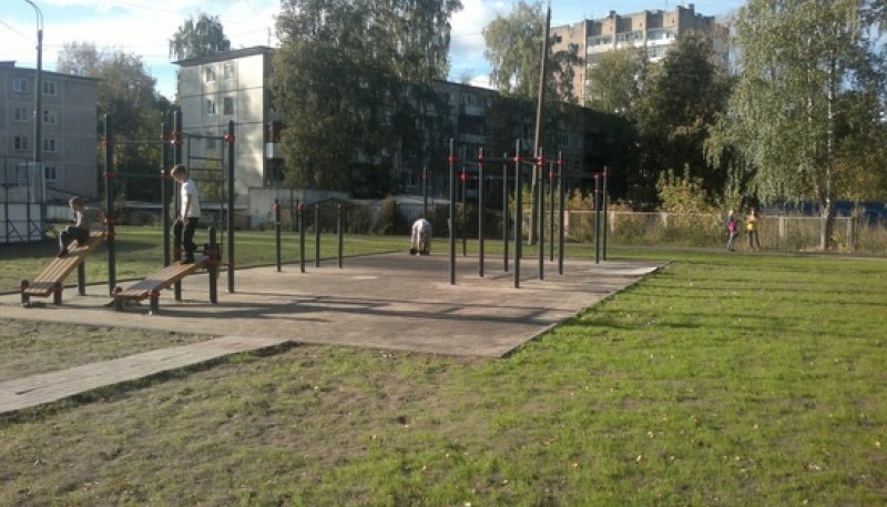 Площадка для воркаута в городе Тверь №4780 Средняя Современная фото