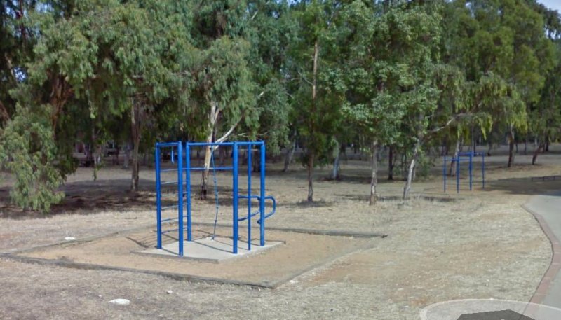 Площадка для воркаута в городе Тель-Авив №5265 Маленькая Современная фото