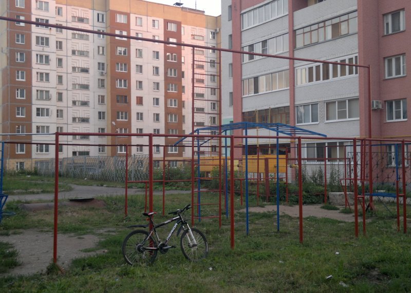 Площадка для воркаута в городе Рязань №1145 Средняя Современная фото