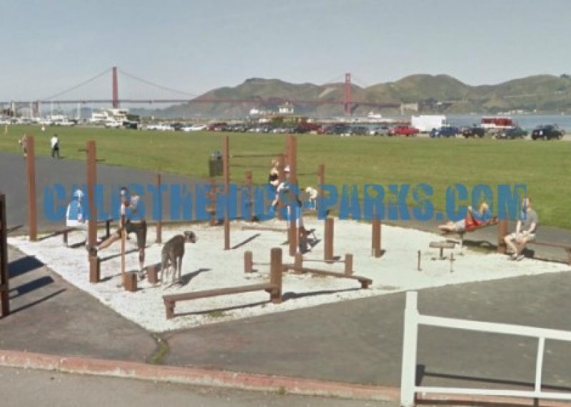 Площадка для воркаута в городе Сан-Франциско №3386 Маленькая Современная фото
