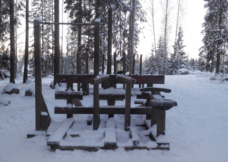 Площадка для воркаута в городе Вантаа №2616 Маленькая Современная фото