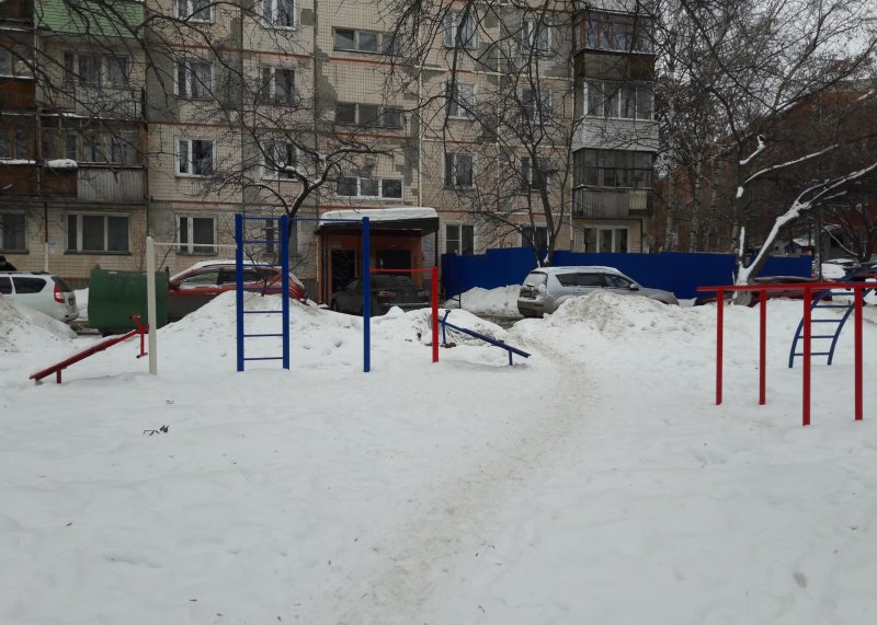 Площадка для воркаута в городе Нижний Новгород №6110 Маленькая Современная фото