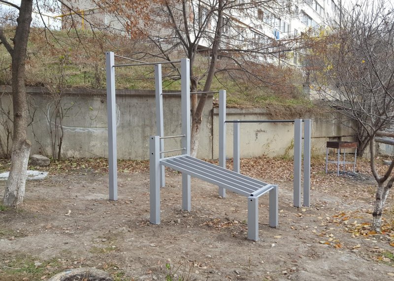Площадка для воркаута в городе Пятигорск №6205 Маленькая Современная фото