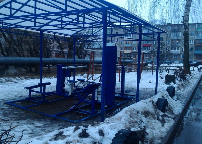 Площадка для воркаута в городе Владимир №6435 Маленькая Современная фото