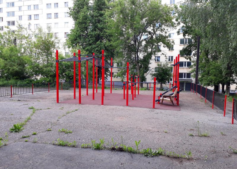 Площадка для воркаута в городе Ижевск №6760 Средняя Современная фото