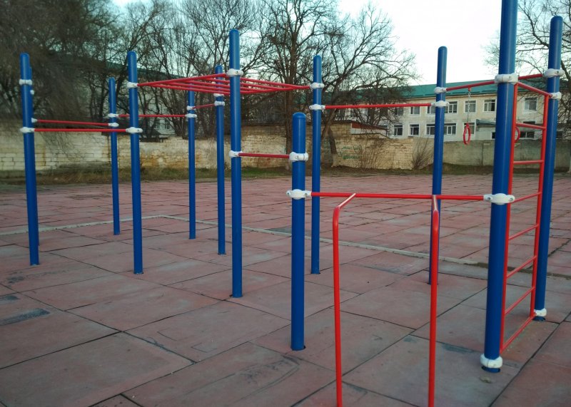 Площадка для воркаута в городе Белогорск (Крым) №7354 Средняя Хомуты фото