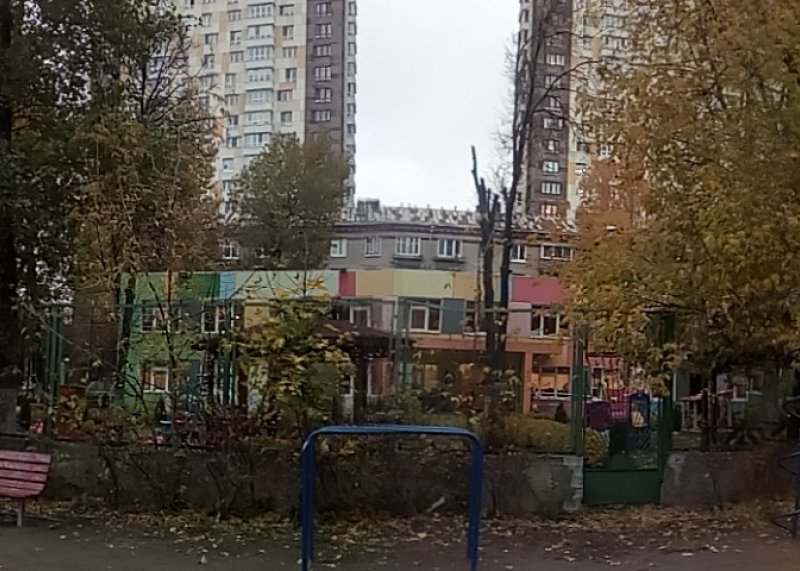 Площадка для воркаута в городе Москва №9159 Маленькая Современная фото