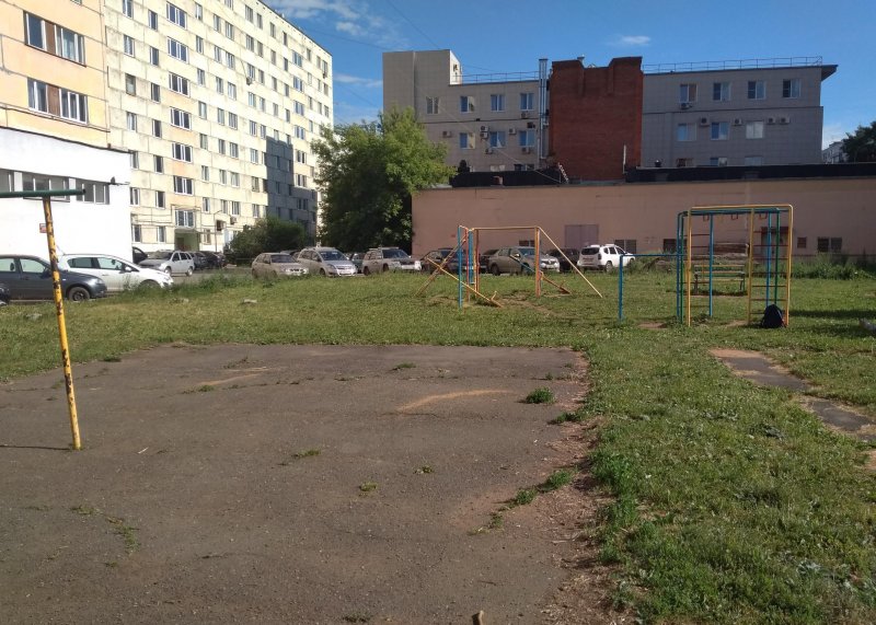 Площадка для воркаута в городе Ижевск №9806 Маленькая Современная фото