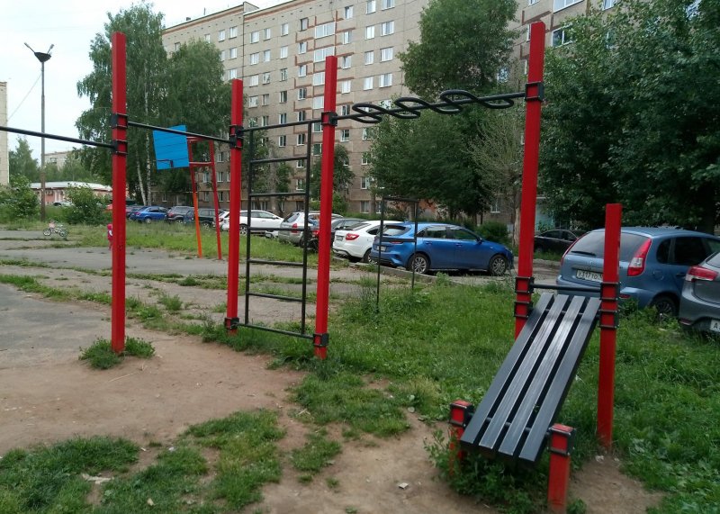 Площадка для воркаута в городе Ижевск №9834 Маленькая Современная фото