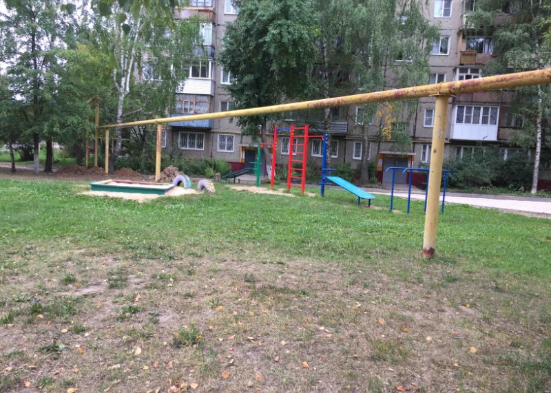 Площадка для воркаута в городе Нижний Новгород №9967 Маленькая Современная фото