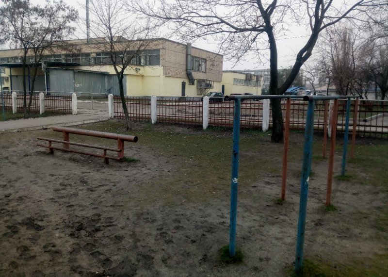 Площадка для воркаута в городе Комсомольск №10477 Маленькая Советская фото