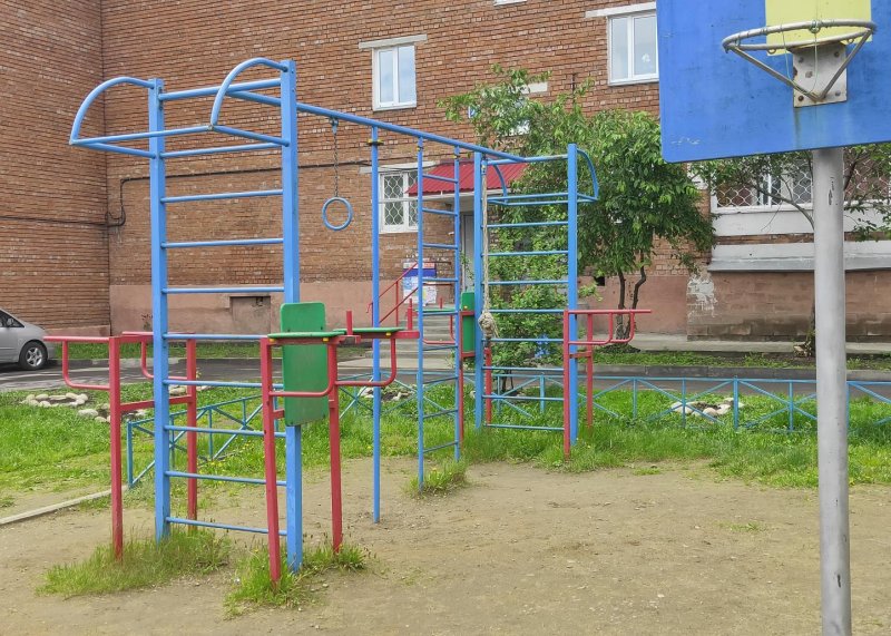 Площадка для воркаута в городе Иркутск №10765 Маленькая Современная фото