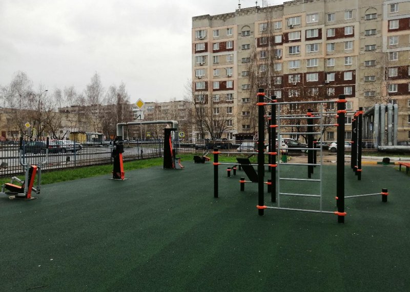 Площадка для воркаута в городе Нижний Новгород №11632 Средняя Современная фото