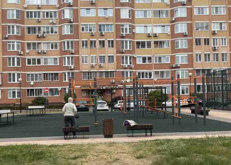 Площадка для воркаута в городе Москва №12087 Средняя Современная фото
