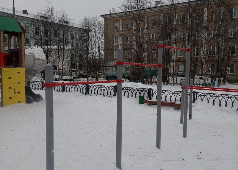 Площадка для воркаута в городе Мурманск №12331 Маленькая Хомуты фото