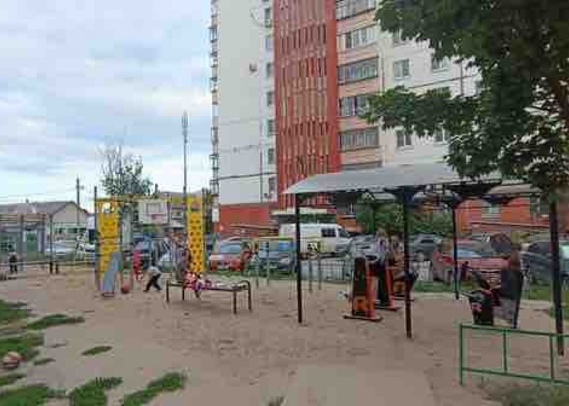 Площадка для воркаута в городе Липецк №12666 Маленькая Современная фото