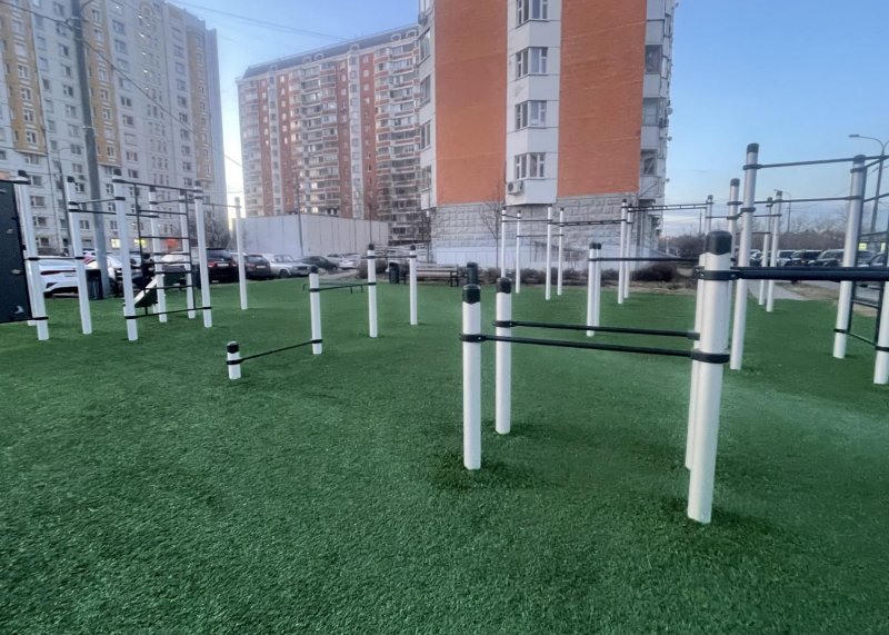 Площадка для воркаута в городе Москва №13083 Большая Современная фото