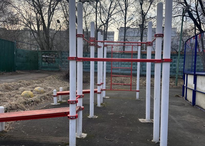 Площадка для воркаута в городе Москва №13101 Маленькая Хомуты фото