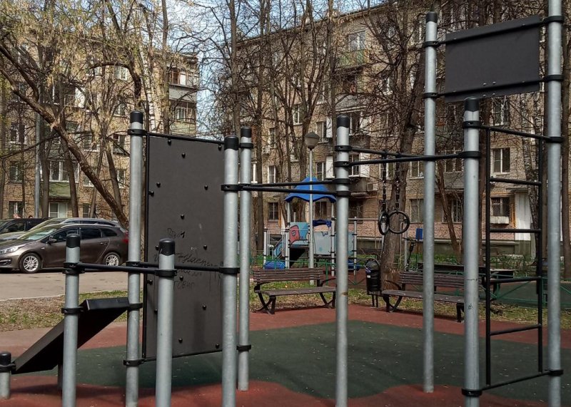 Площадка для воркаута в городе Москва №13114 Маленькая Хомуты фото