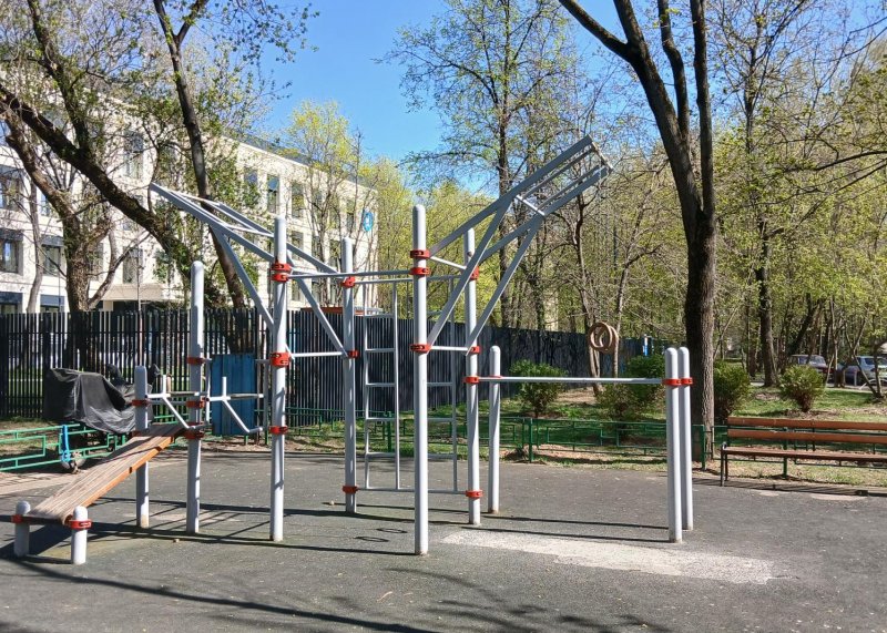 Площадка для воркаута в городе Москва №13117 Маленькая Хомуты фото