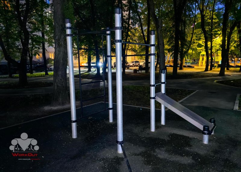 Площадка для воркаута в городе Москва №13137 Маленькая Хомуты фото