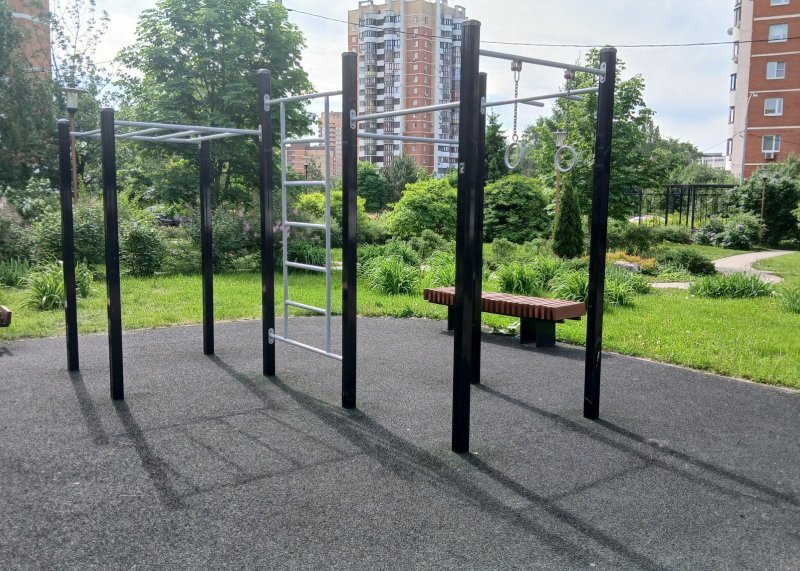 Площадка для воркаута в городе Москва №13143 Средняя Хомуты фото