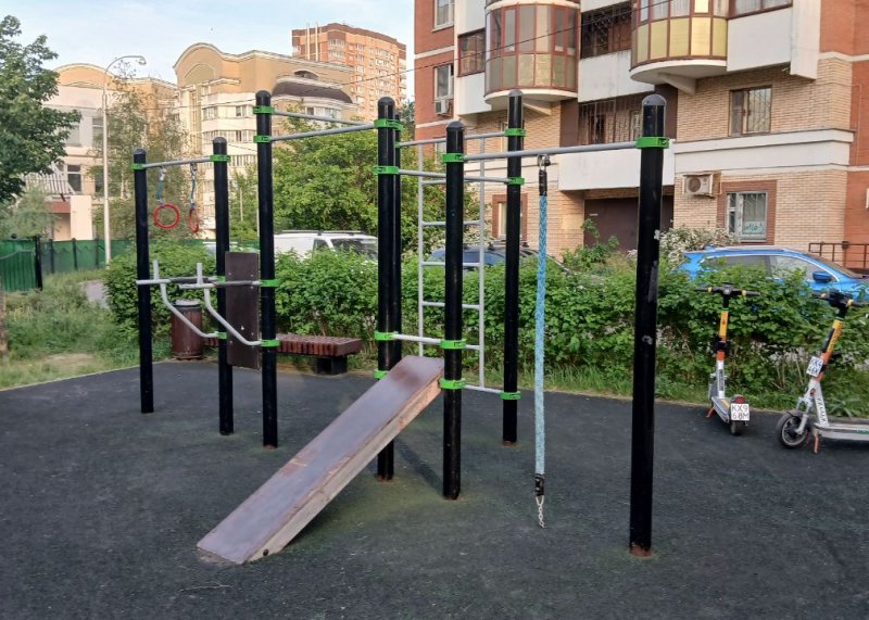 Площадка для воркаута в городе Москва №13146 Маленькая Хомуты фото