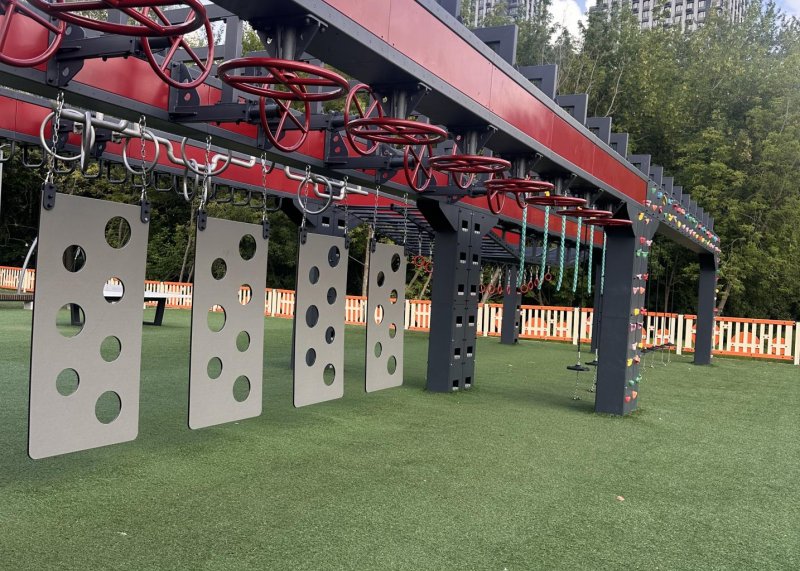 Площадка для воркаута в городе Москва №13189 Большая Современная фото
