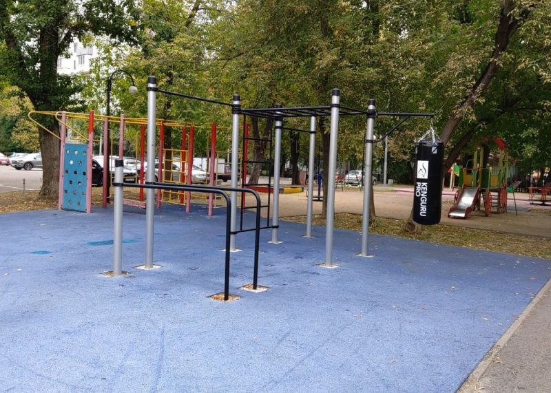 Площадка для воркаута в городе Москва №2598 Средняя Хомуты фото