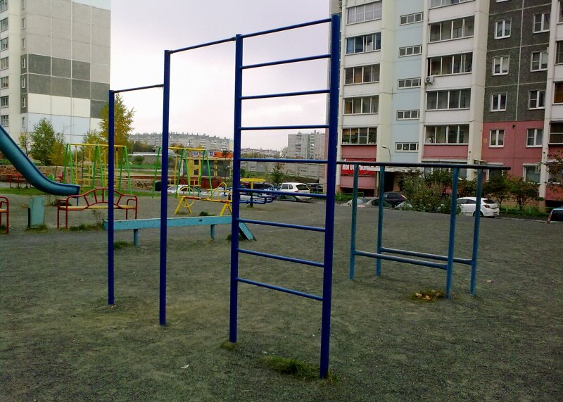 Площадка для воркаута в городе Челябинск №1261 Средняя Современная фото