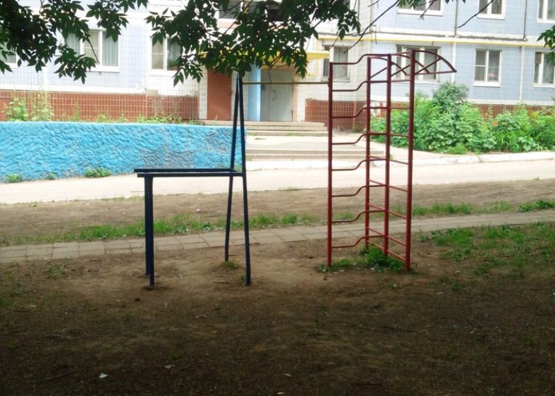 Площадка для воркаута в городе Рязань №1613 Маленькая Современная фото