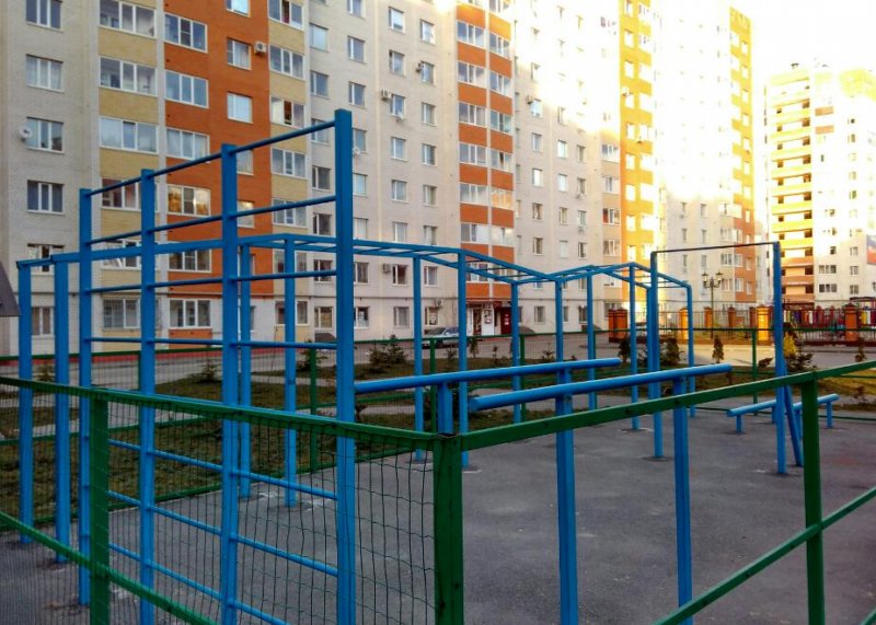 Площадка для воркаута в городе Ставрополь №4884 Средняя Современная фото