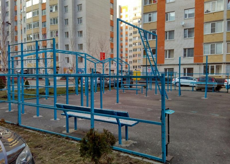 Площадка для воркаута в городе Ставрополь №4882 Средняя Современная фото