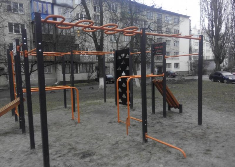 Площадка для воркаута в городе Киев №5010 Маленькая Современная фото