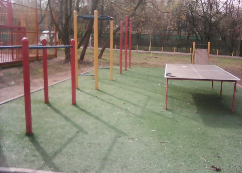 Площадка для воркаута в городе Мытищи №5112 Маленькая Современная фото