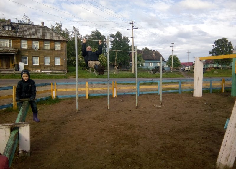 Площадка для воркаута в городе Кемь №3069 Маленькая Советская фото