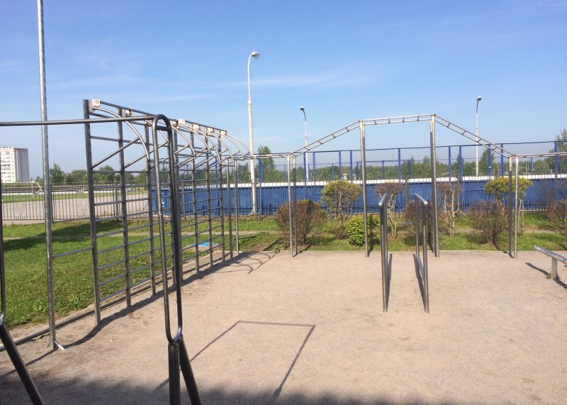 Площадка для воркаута в городе Великий Новгород №5201 Средняя Современная фото