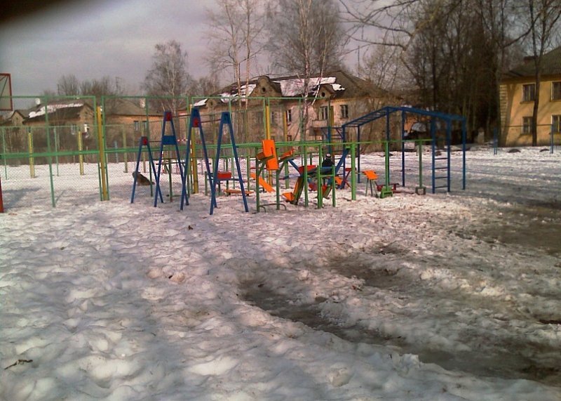 Площадка для воркаута в городе Иваново №225 Средняя Современная фото