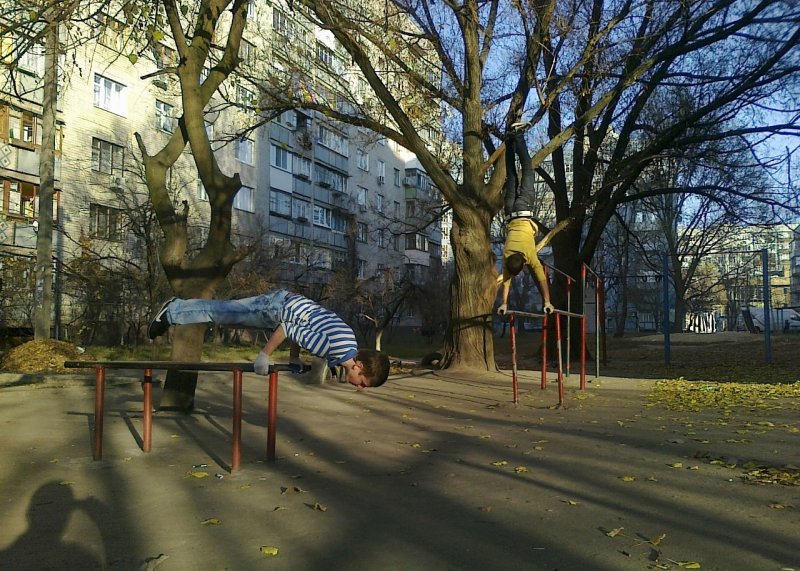 Площадка для воркаута в городе Новомосковск №35 Маленькая Советская фото