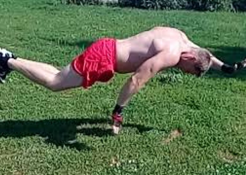 Explosive push ups