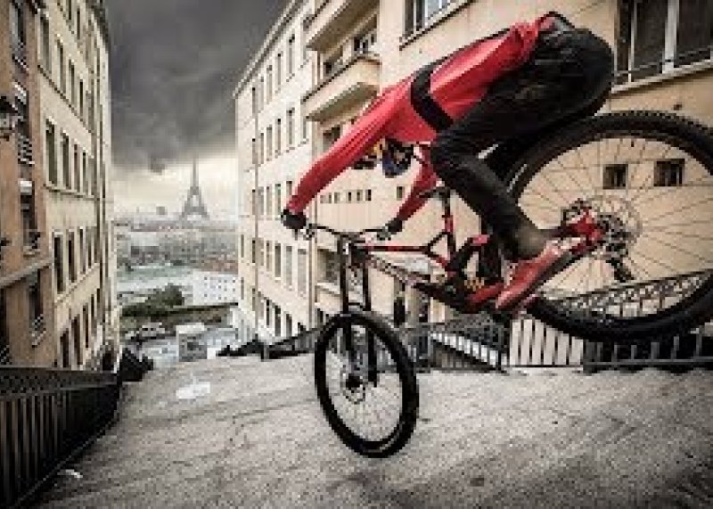 Urban Freeride Lives 3 - Fabio Wibmer