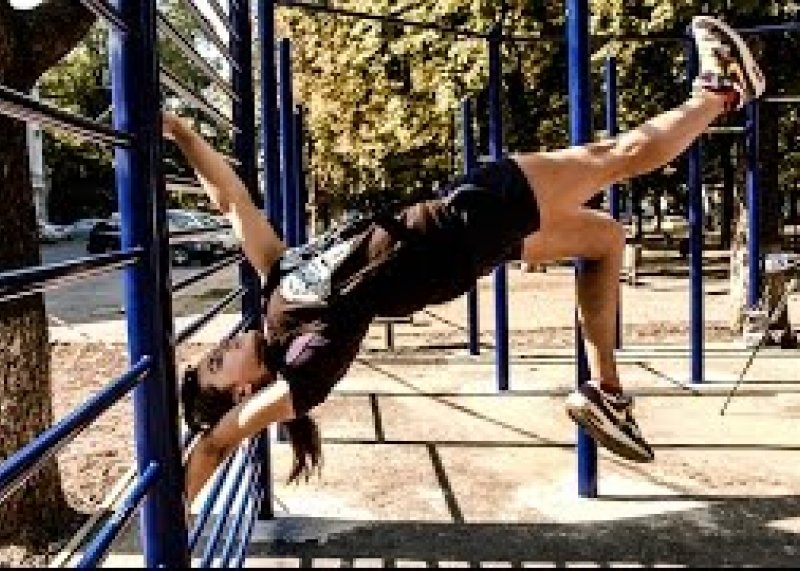 Самая сильная девушка!