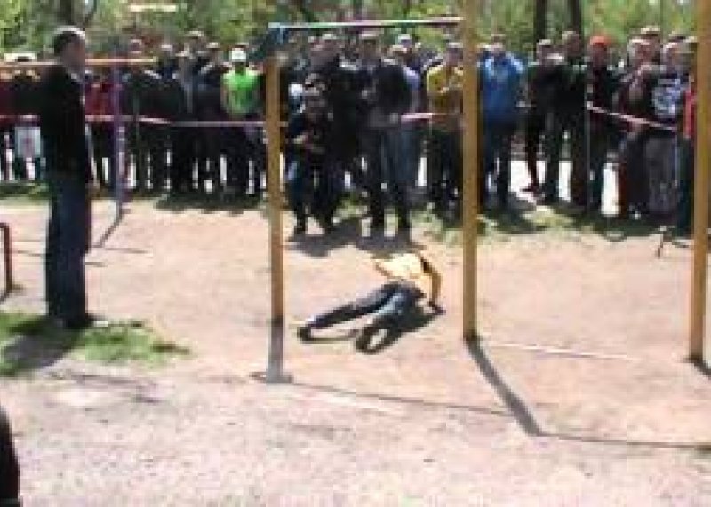 A 6 year old girl performing workout master-class