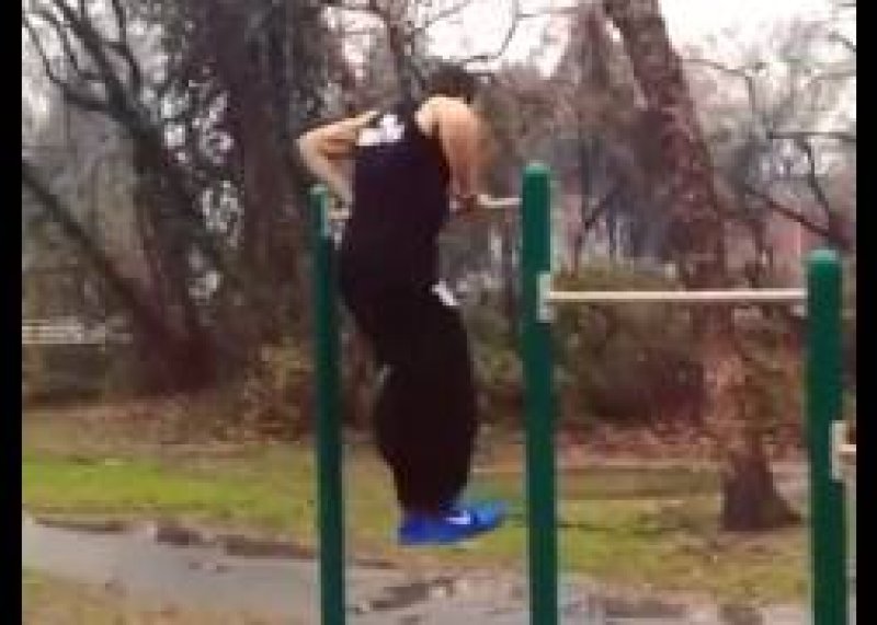 Lazar Novovic 20kg muscle up
