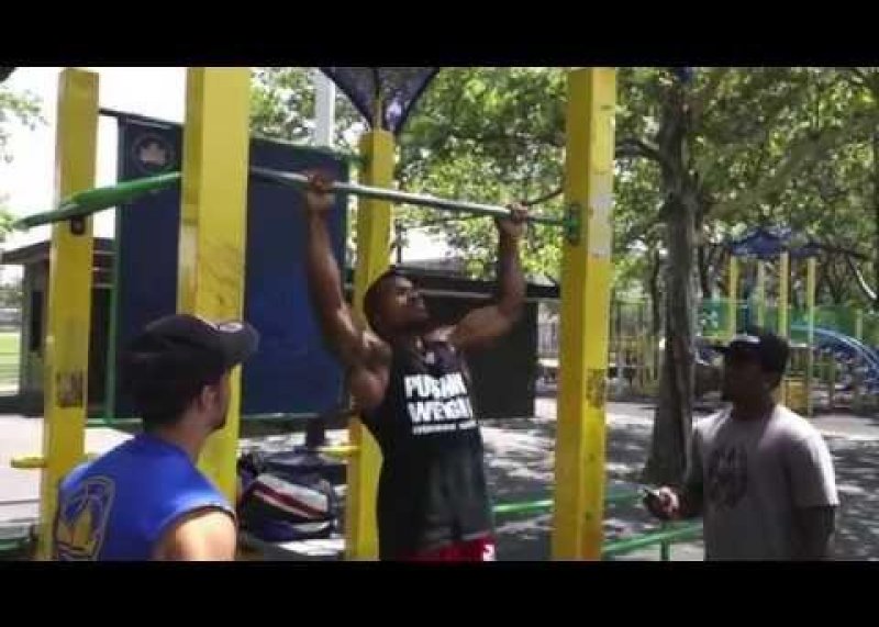 King Gator Does The Monsta Set