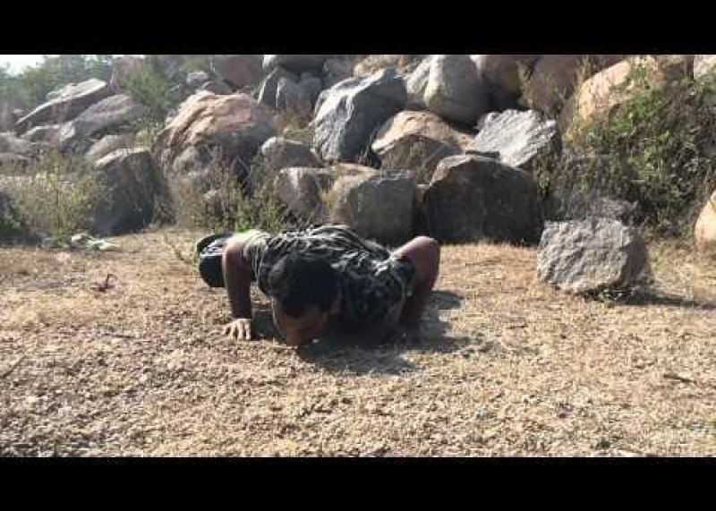 Amazing push-ups workout by Naveed.