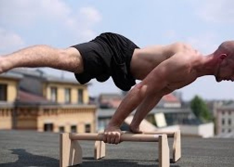 Parallettes Tutorial - für unter 20 Euro selber bauen