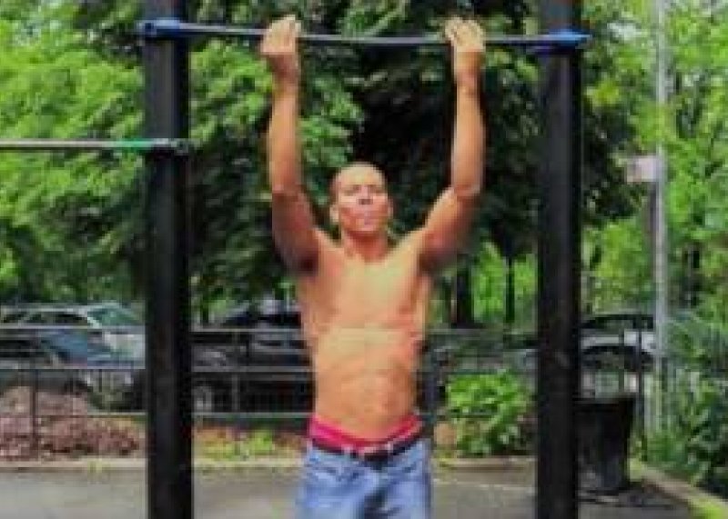 How To Build Muscle at the Park